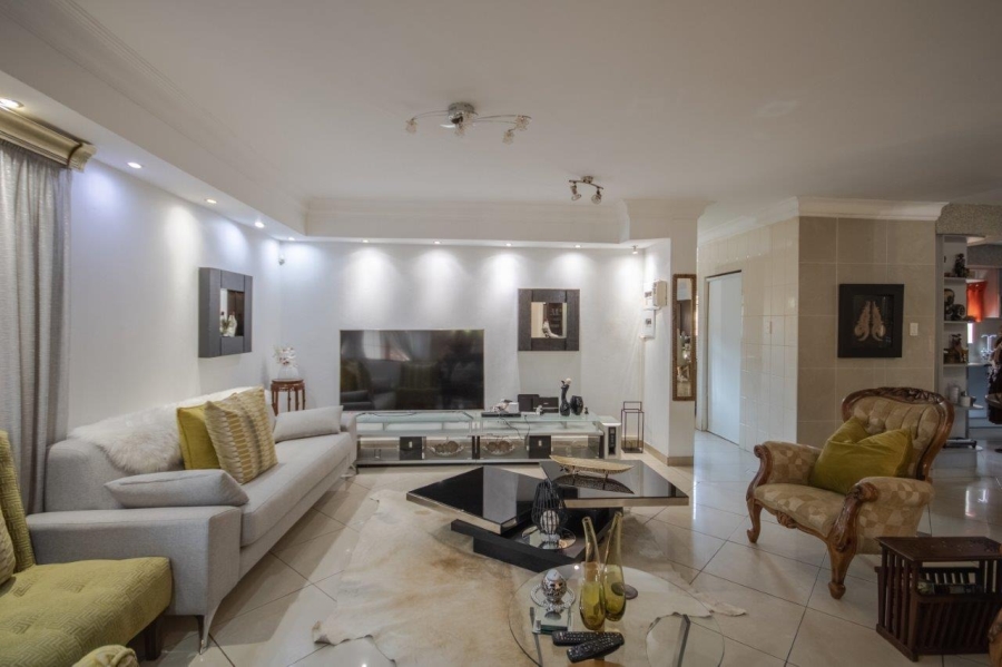 5 Bedroom Property for Sale in Birdwood Estate North West